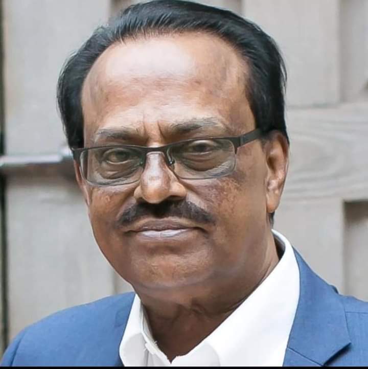 ജോർജ് മത്തായി സിപിഎക്കുറിച്ചുള്ള പുസ്തകം പ്രസിദ്ധീകരിക്കുന്നു