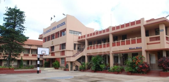 സ്കൂളിലെ ബൈബിൾ പഠനത്തിനെതിരെ പ്രതിഷേധം
