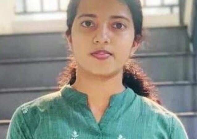 എട്ടാം റാങ്ക് നേടി ഹെഫ്സി ജെയിംസ്