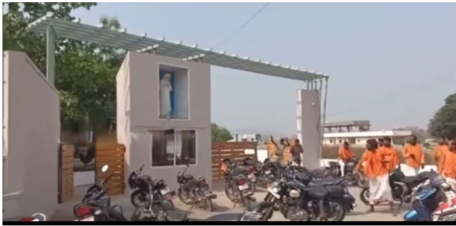 സ്കൂൾ ആക്രമിക്കപ്പെട്ടു